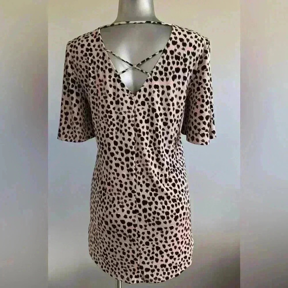 FREE 🆕Relaxed Fit V Neck Top - Picture 4 of 14